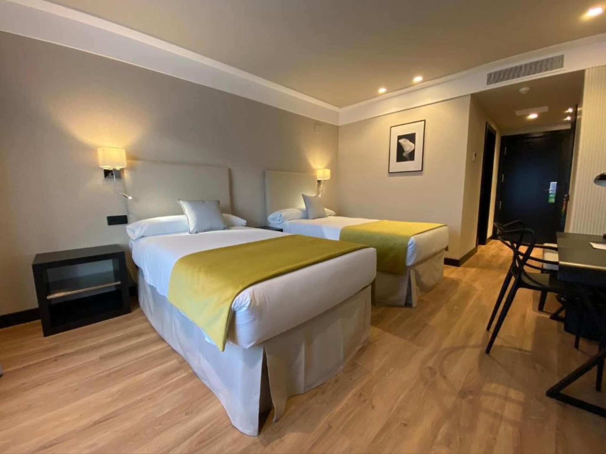 Hotel Parque Real Ciudad Real Bagian luar foto